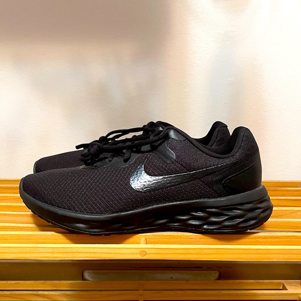 New Men’s Nike Revolution 6 Running Shoes